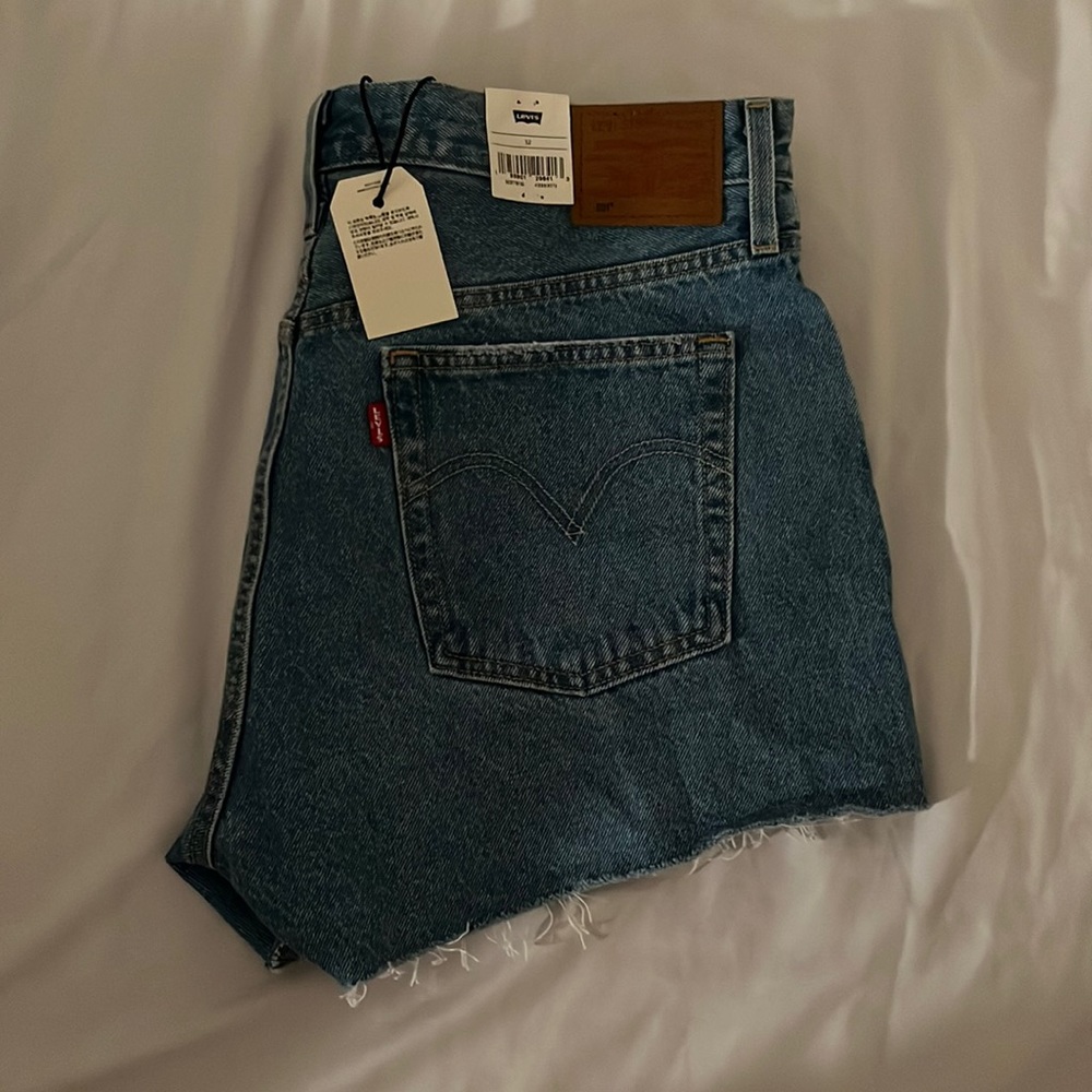 Levi’s 501 Shorts. High Rise
